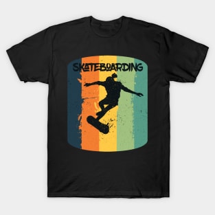 Vintage Skate Skateboarder Gift T-Shirt Kids Men Women Distressed T-Shirt